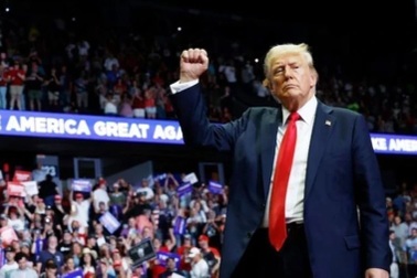 Cổ phiếu bất động sản tăng giá ào ào, chứng khoán bật mạnh sau bầu cử ở Mỹ