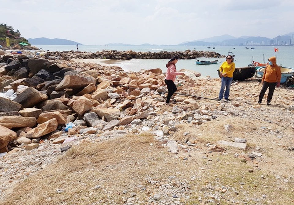 Khánh Hòa cưỡng chế thu hồi đất vàng dự án lấp Vịnh Nha Trang - 3 Khánh Hòa cưỡng chế thu hồi đất vàng dự án lấp Vịnh Nha Trang - 3