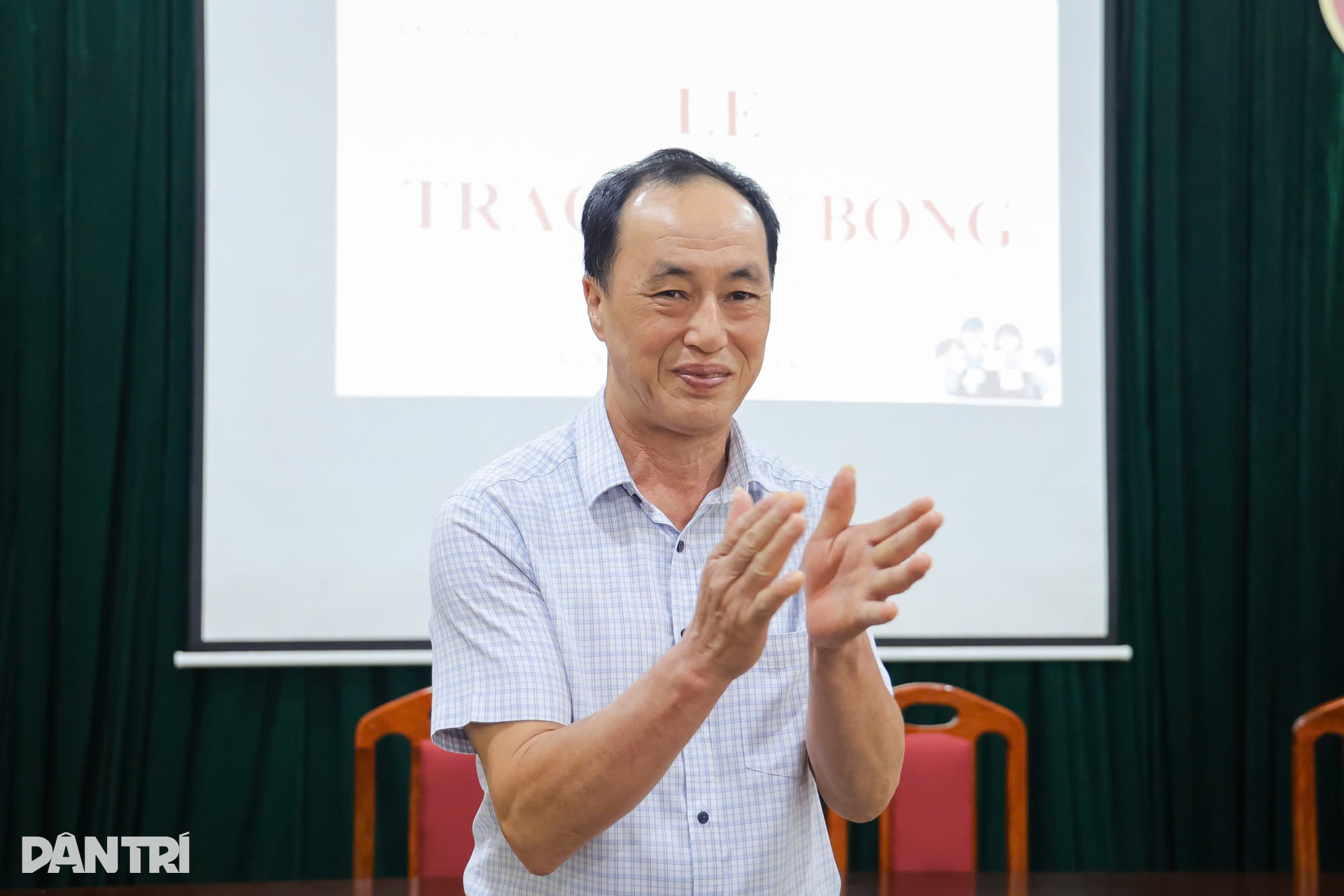 Báo Dân trí trao học bổng tới học sinh có hoàn cảnh khó khăn tại Hà Giang - 4 Báo Dân trí trao học bổng tới học sinh có hoàn cảnh khó khăn tại Hà Giang - 4