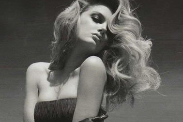 Chùm ảnh đen trắng của siêu mẫu xinh đẹp Lily Donaldson