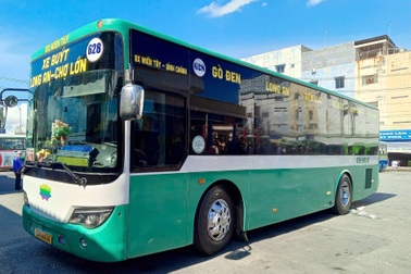 Tây Ninh yêu cầu dừng tăng giá vé tuyến xe buýt Chợ Lớn - Long An