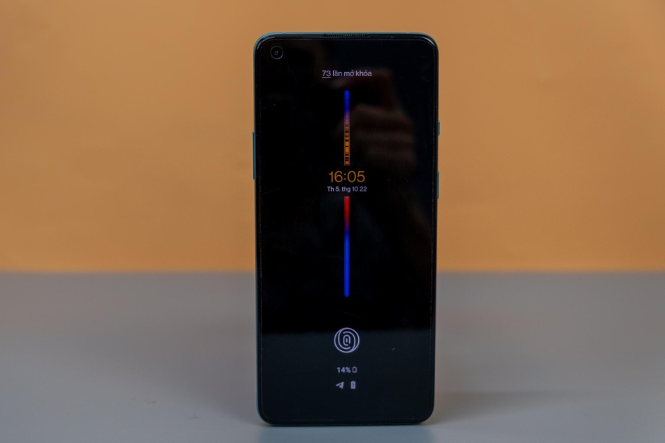 Trên tay OnePlus 8T 5G: chip Snapdragon 865, RAM 12GB, sạc nhanh 65W - 5 Trên tay OnePlus 8T 5G: chip Snapdragon 865, RAM 12GB, sạc nhanh 65W - 5