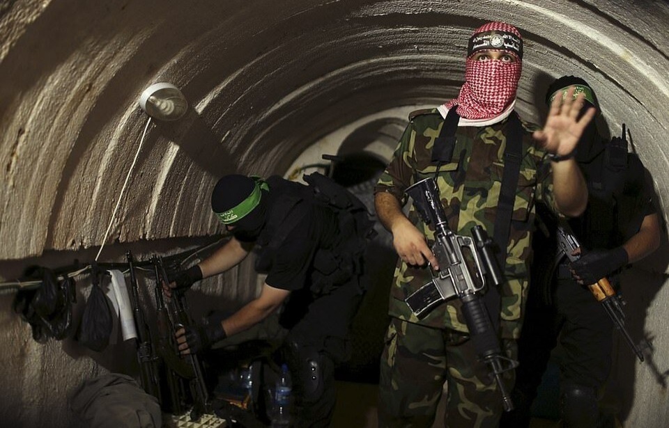 Israel áp dụng chiến thuật tung hỏa mù để tấn công đường hầm của Hamas - 2 Israel áp dụng chiến thuật tung hỏa mù để tấn công đường hầm của Hamas - 2