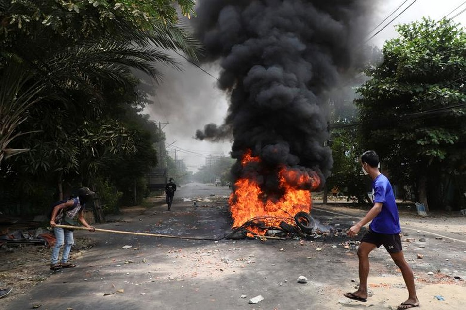 Mỹ, Nhật liên tiếp giáng đòn quân đội Myanmar - 1 Mỹ, Nhật liên tiếp giáng đòn quân đội Myanmar - 1