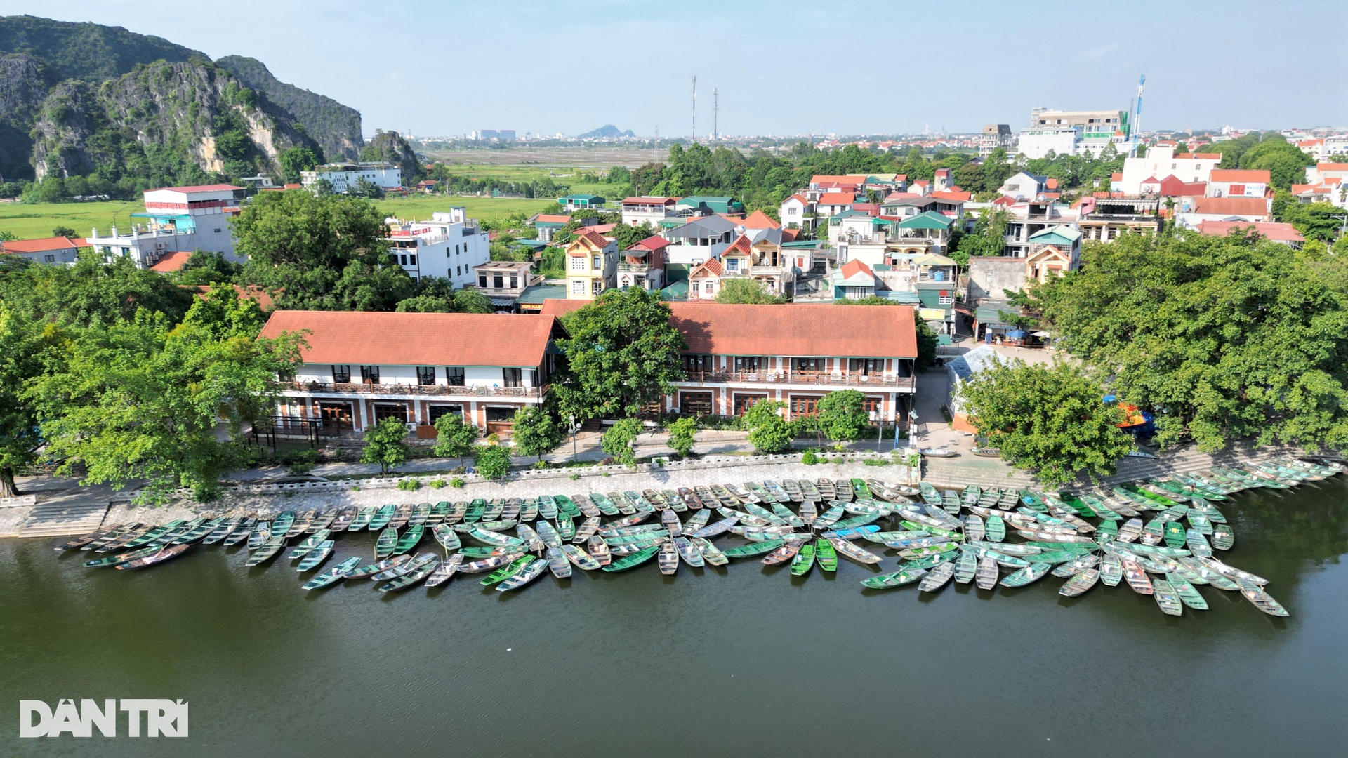 Tam Cốc đóng cửa: Khách vắng bóng, thuyền nằm phơi mình trên sông - 8 Tam Cốc đóng cửa: Khách vắng bóng, thuyền nằm phơi mình trên sông - 8