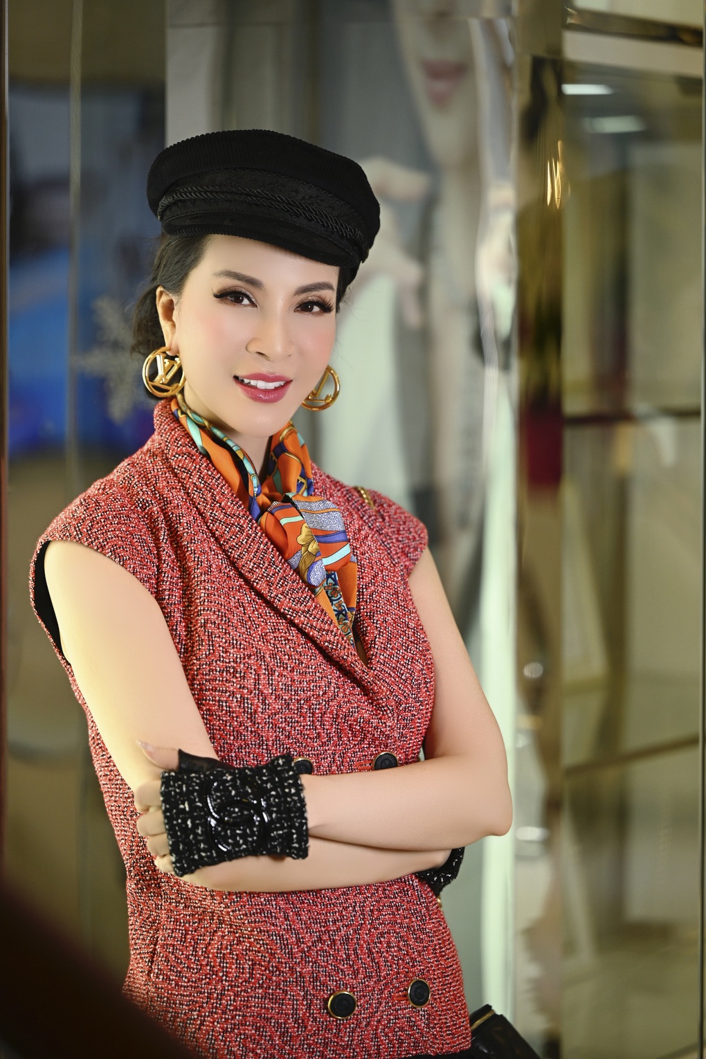 Mỹ nhân ảnh lịch Thanh Mai diện cây đồ hiệu, đeo nhẫn kim cương khủng - 3 Mỹ nhân ảnh lịch Thanh Mai diện cây đồ hiệu, đeo nhẫn kim cương khủng - 3