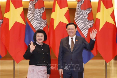 Chủ tịch Quốc hội Vương Đình Huệ đón, hội đàm với Chủ tịch Quốc hội Campuchia