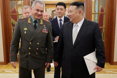 Bộ trưởng Quốc phòng Nga khen quân đội Triều Tiên mạnh nhất thế giới