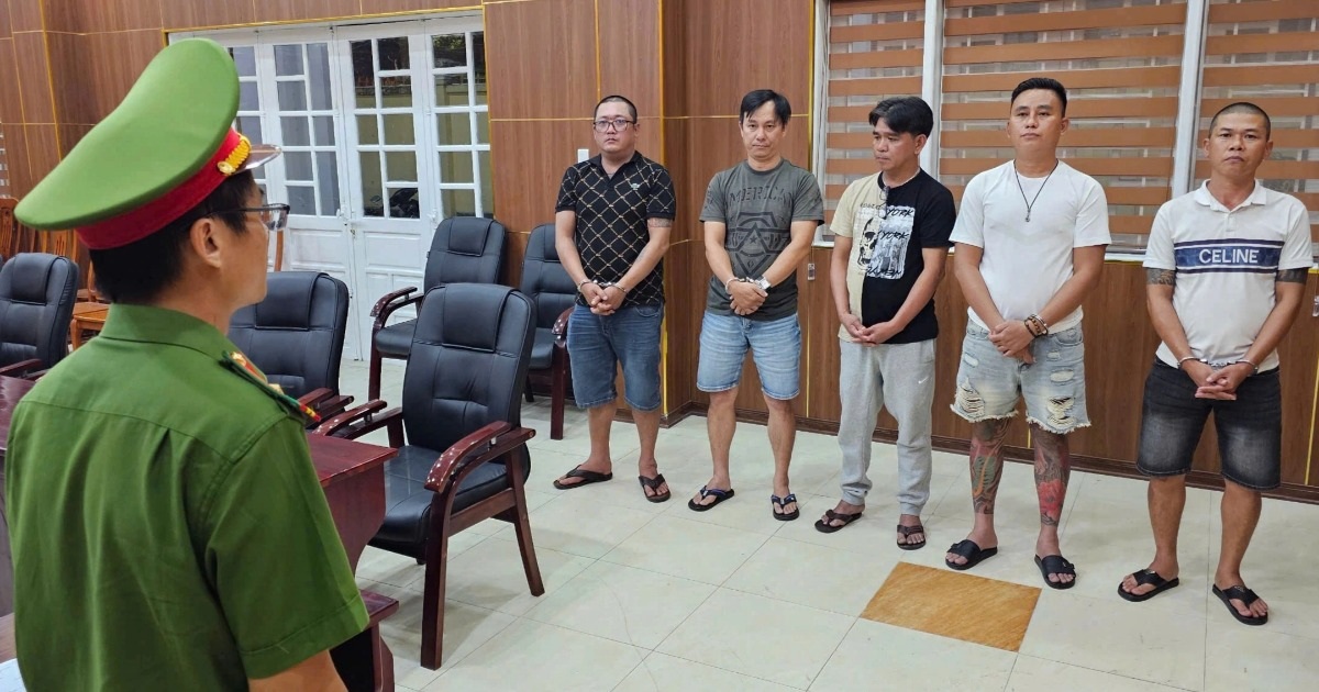 Lật tẩy đường dây đánh bạc hơn 100 tỷ đồng, bắt giữ 5 đối tượng
