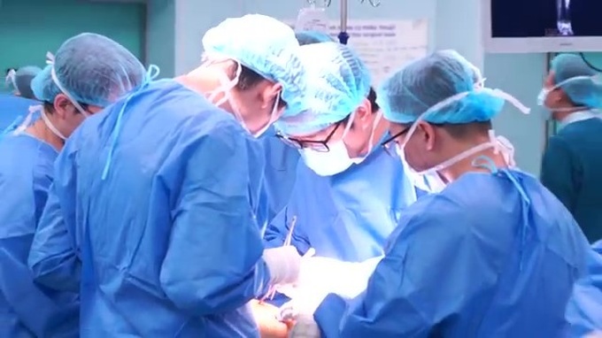 Phẫu thuật ghép xương tự thân cho bệnh nhân ung thư xương tại Vinmec