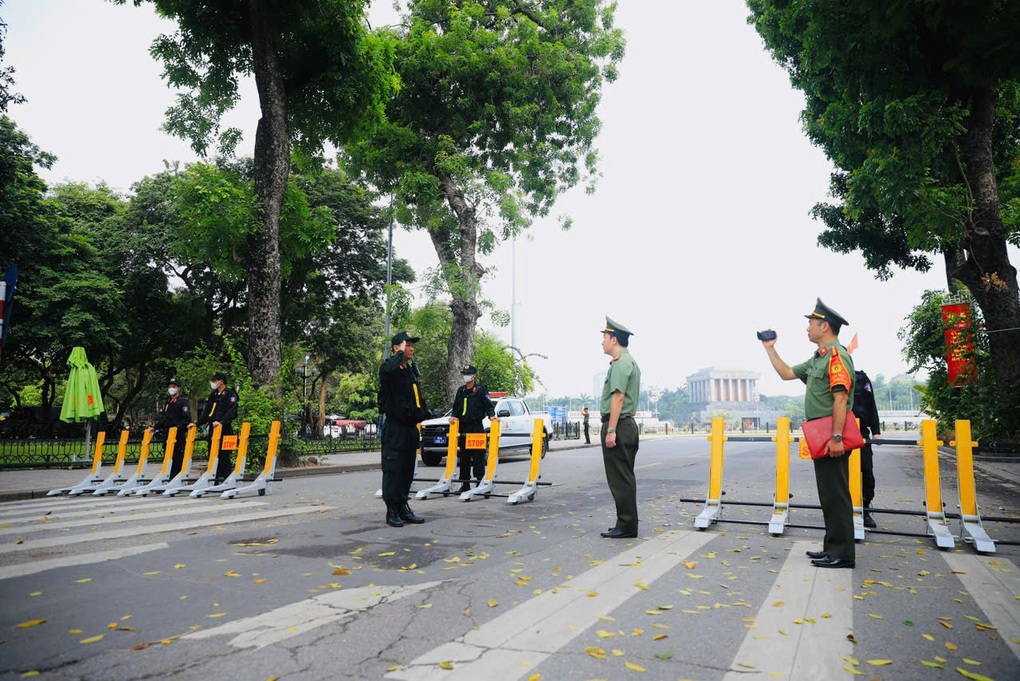 Bố trí lực lượng nhiều lớp, nhiều vòng bảo vệ lễ diễu binh mừng Quốc khánh - 1 Bố trí lực lượng nhiều lớp, nhiều vòng bảo vệ lễ diễu binh mừng Quốc khánh - 1