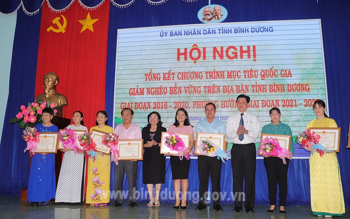 Bình Dương là một trong 06 địa phương của cả nước có chuẩn nghèo về thu nhập cao hơn chuẩn nghèo Quốc gia - Ảnh 1. Bình Dương là một trong 06 địa phương của cả nước có chuẩn nghèo về thu nhập cao hơn chuẩn nghèo Quốc gia - Ảnh 1.