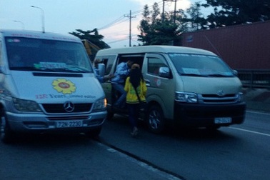 Xe dù “đại náo” xa lộ Hà Nội