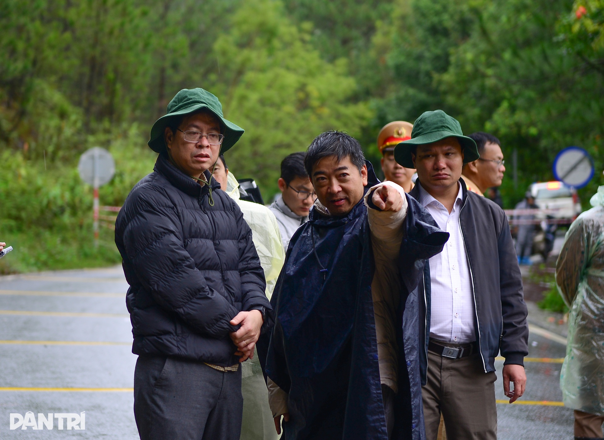 Đèo Mimosa bị “xé đôi”, giao thông cửa ngõ Đà Lạt tê liệt - 8 Đèo Mimosa bị “xé đôi”, giao thông cửa ngõ Đà Lạt tê liệt - 8