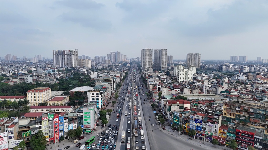 Người dân trở về Hà Nội sớm, cửa ngõ thủ đô ùn ứ - 3 Người dân trở về Hà Nội sớm, cửa ngõ thủ đô ùn ứ - 3