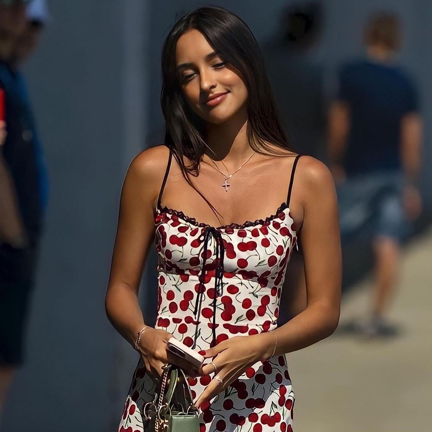 ប្រពន្ធស្អាត និងក្តៅសាច់ អ្នកប្រណាំង F1 - ១១ Dàn vợ, bạn gái xinh đẹp và nóng bỏng của các tay đua F1 - 11