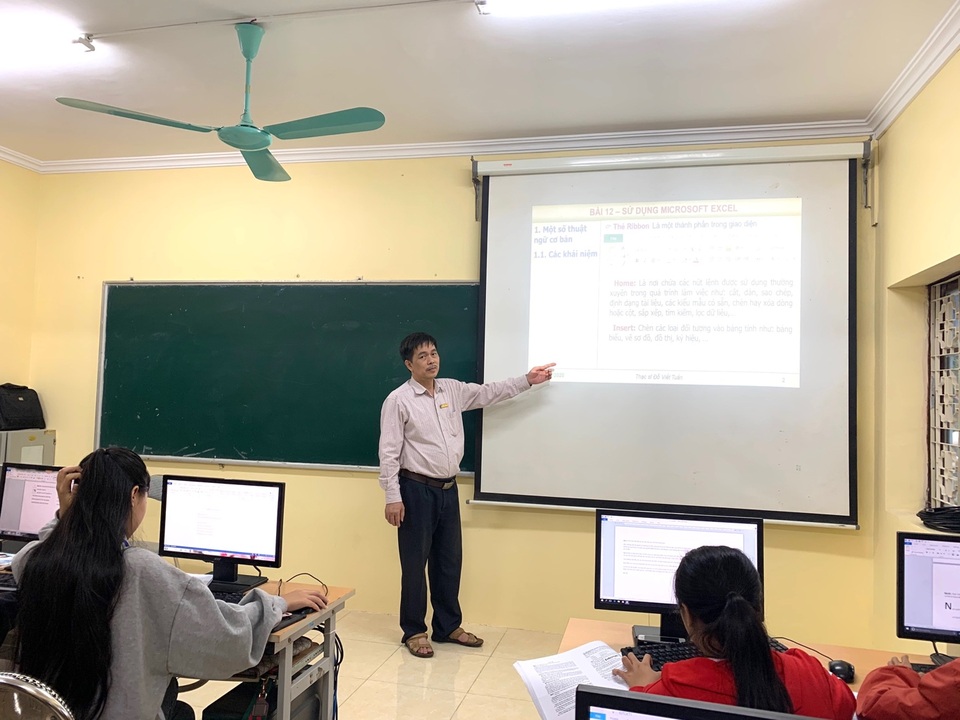 Người thầy đào tạo thợ nghề giỏi nhờ phương châm cần cù bù khả năng - 3 Người thầy đào tạo thợ nghề giỏi nhờ phương châm cần cù bù khả năng - 3