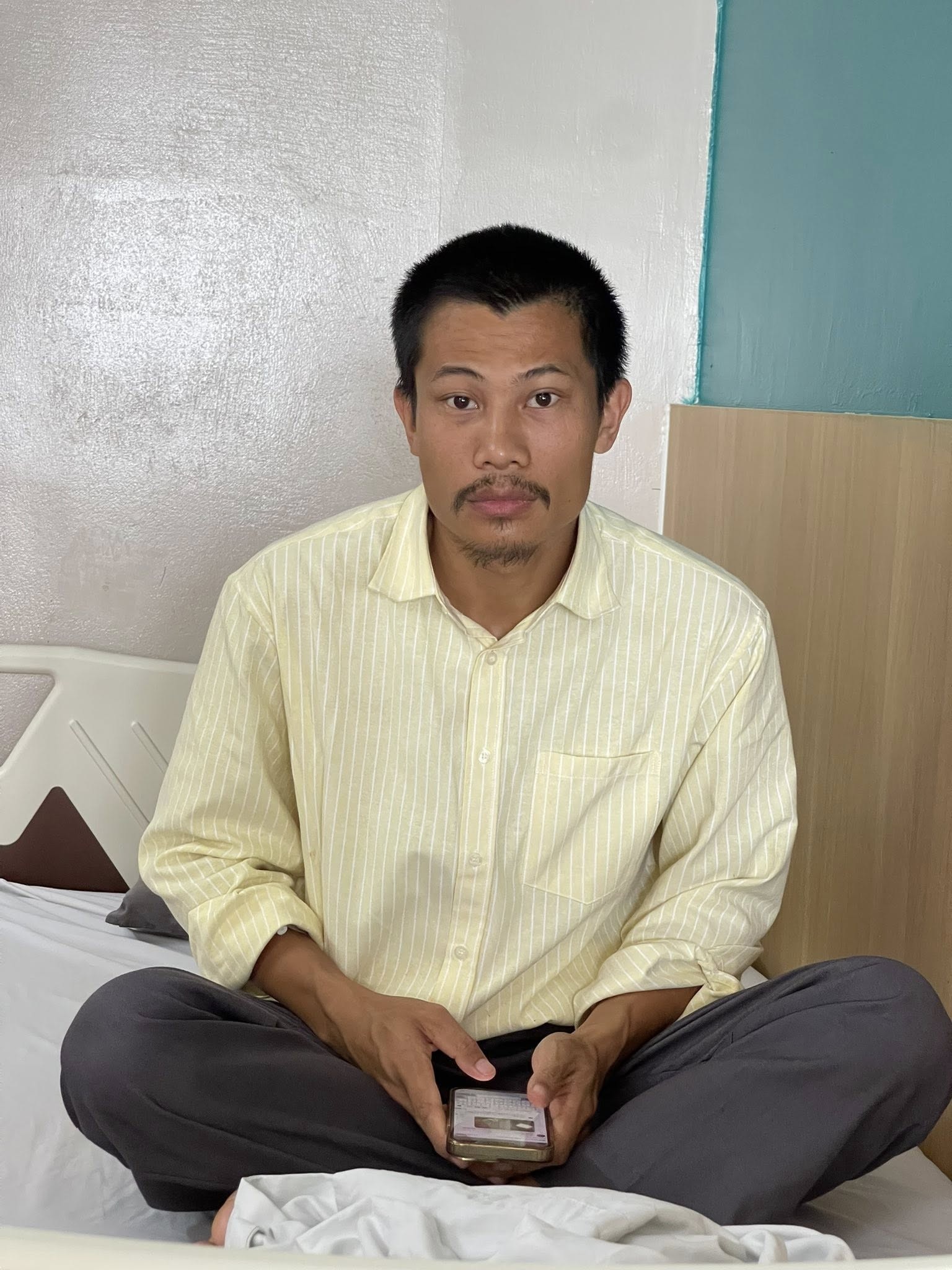 Anh Tạ phim Mưa đỏ nhập viện, vợ tiết lộ tình trạng sức khỏe - 2