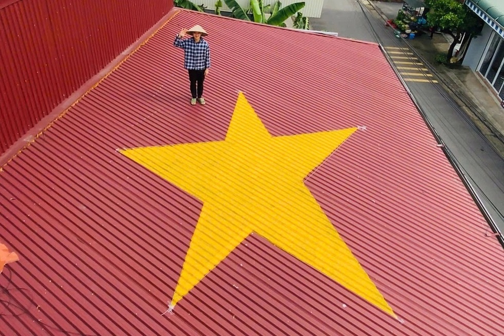 Vẽ cờ Tổ quốc lên mái nhà và những trào lưu lan tỏa lòng yêu nước - 2 Vẽ cờ Tổ quốc lên mái nhà và những trào lưu lan tỏa lòng yêu nước - 2