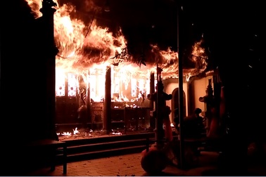 Hà Nội: Đền Quan Tam Lâm Du bốc cháy ngùn ngụt trong đêm