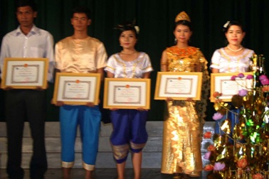 Trao thưởng cho 289 sinh viên dân tộc Khmer học giỏi, xuất sắc