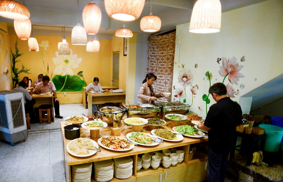 Buffet chay miễn phí.jpg