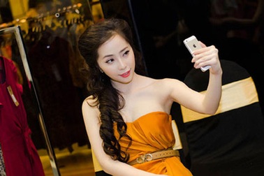 “Tự sướng” có tên trong từ điển Oxford trực tuyến