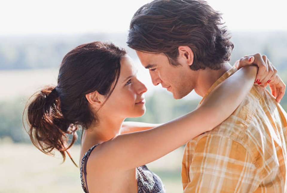 14 dấu hiệu chứng tỏ chàng muốn tính chuyện lâu dài với bạn - 1