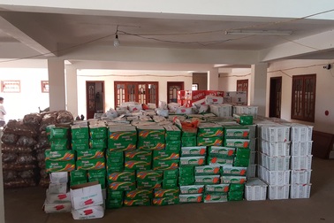 Tạm giữ hơn 10 tấn trái cây, rau củ không nhãn mác, nguồn gốc