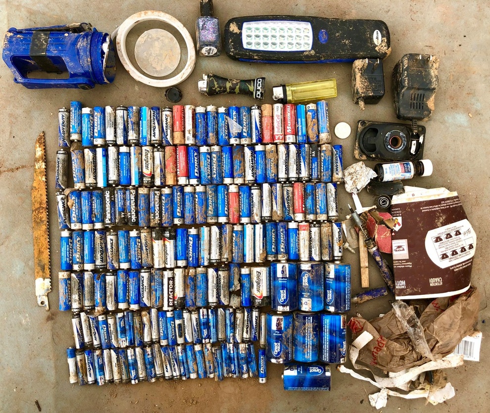 Người phụ nữ tự nhặt hơn 6 tấn rác trên bãi biển - 9