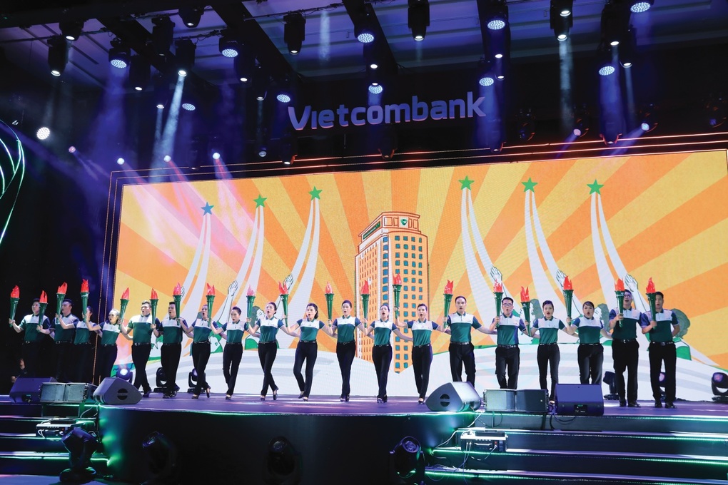 Vietcombank tự hào văn hóa 5 chữ vàng - 1 Vietcombank tự hào văn hóa 5 chữ vàng - 1