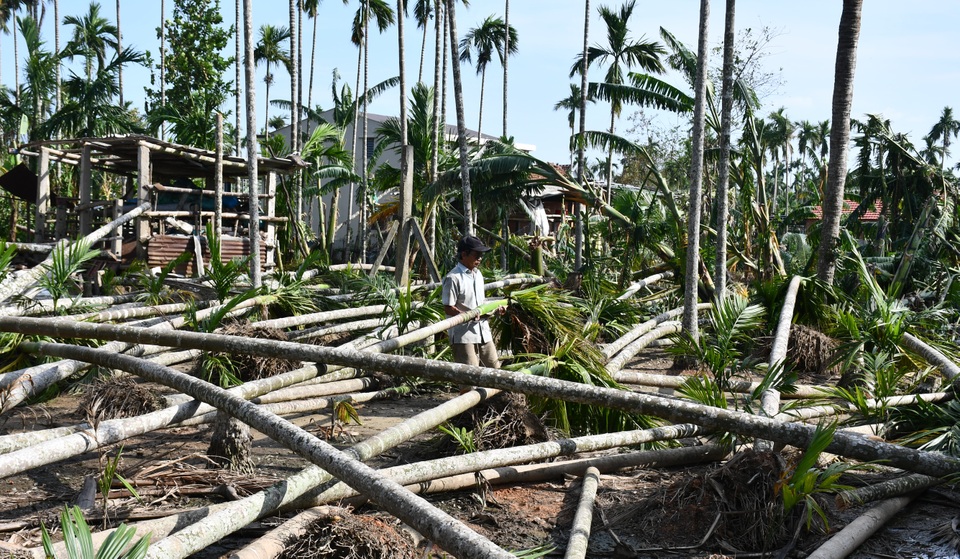 Phận đời sau bão dữ: Nhà sập rồi ngày mai biết đi về đâu? - 6 Phận đời sau bão dữ: Nhà sập rồi ngày mai biết đi về đâu? - 6