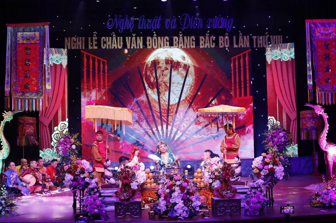 Nghệ thuật Diễn xướng nghi lễ Chầu văn Đồng bằng Bắc Bộ được tôn vinh - 3 Nghệ thuật Diễn xướng nghi lễ Chầu văn Đồng bằng Bắc Bộ được tôn vinh - 3