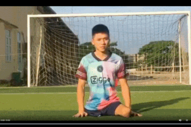 Chàng trai bị gấu cắn cụt 2 chân chơi bóng cực đỉnh, bơi như vận động viên