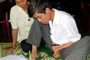 Đôi chân nắn nót ước mơ