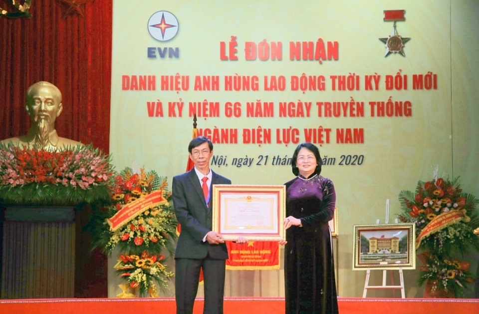 Người thợ điện với 30 sáng kiến, giúp doanh nghiệp tiết kiệm hàng tỷ đồng - 8 Người thợ điện với 30 sáng kiến, giúp doanh nghiệp tiết kiệm hàng tỷ đồng - 8