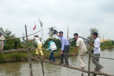 Miền Tây chơi Tết hết “mùng mền” 