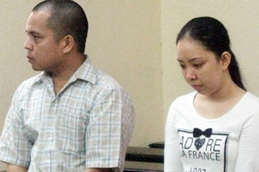 Cặp vợ chồng “hờ” ngoại quốc lừa đảo khách du lịch 