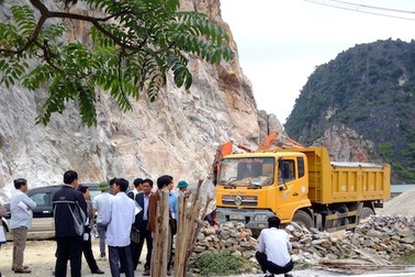 Vụ người dân bị hành hung khi phản đối nổ mìn phá đá: "Dấu hiệu tội phạm quá rõ ràng"