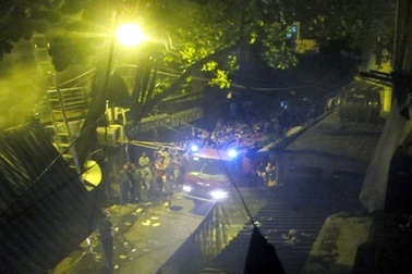 Hỏa hoạn trên phố cổ lúc nửa đêm, 1 người bị thương