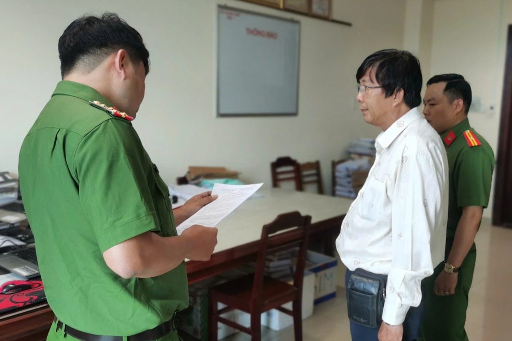 Bắt giam một giám đốc chào mời mua đất ảo để lừa tiền nhà đầu tư - 1