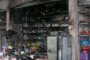 Cần Thơ: Cháy trung tâm thương mại, 2 người bỏng nặng