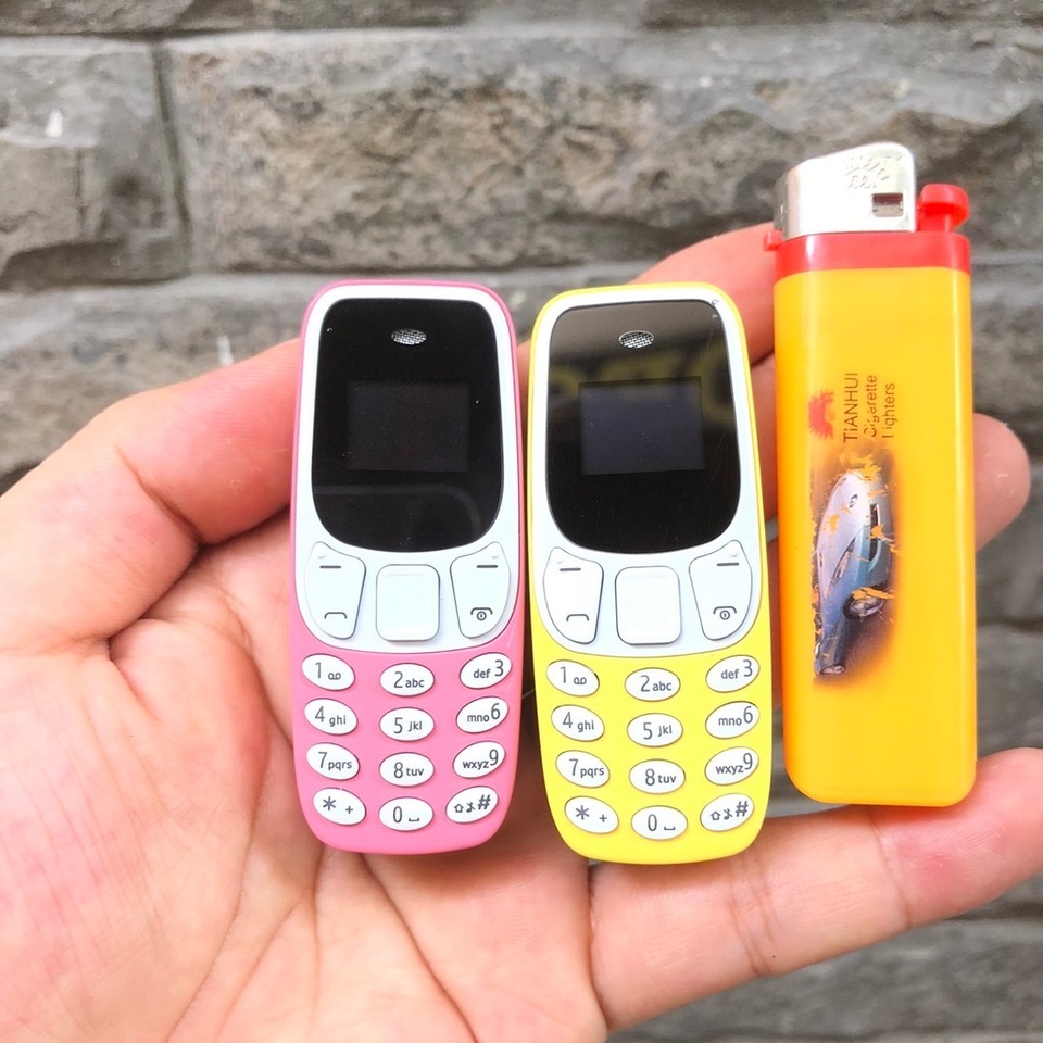 Phát sốt với điện thoại tí hon như chiếc bật lửa giá chưa tới 200.000 đồng - 1 Phát sốt với điện thoại tí hon như chiếc bật lửa giá chưa tới 200.000 đồng - 1