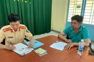 Xử lý tài xế ô tô chạy ngược chiều trên cao tốc TPHCM - Trung Lương