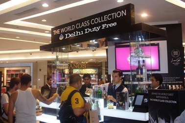 “Xách tay” 100 điếu xì gà, 1,5 lít rượu mạnh được miễn thuế