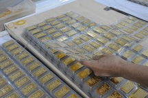 Không nên “ôm” vàng