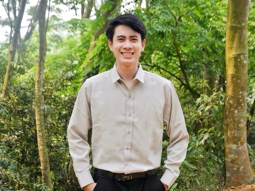 Kỹ sư lâm nghiệp điển trai như tài tử mê rừng vì được chữa lành quanh năm - 1 Kỹ sư lâm nghiệp điển trai như tài tử mê rừng vì được chữa lành quanh năm - 1