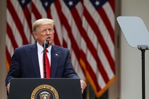 Ông Trump lệnh tước vị thế đặc biệt của Hong Kong