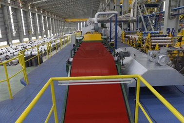 Cận cảnh dây chuyền sản xuất tôn Hoa Sen Gold bảo hành lên đến 30 năm