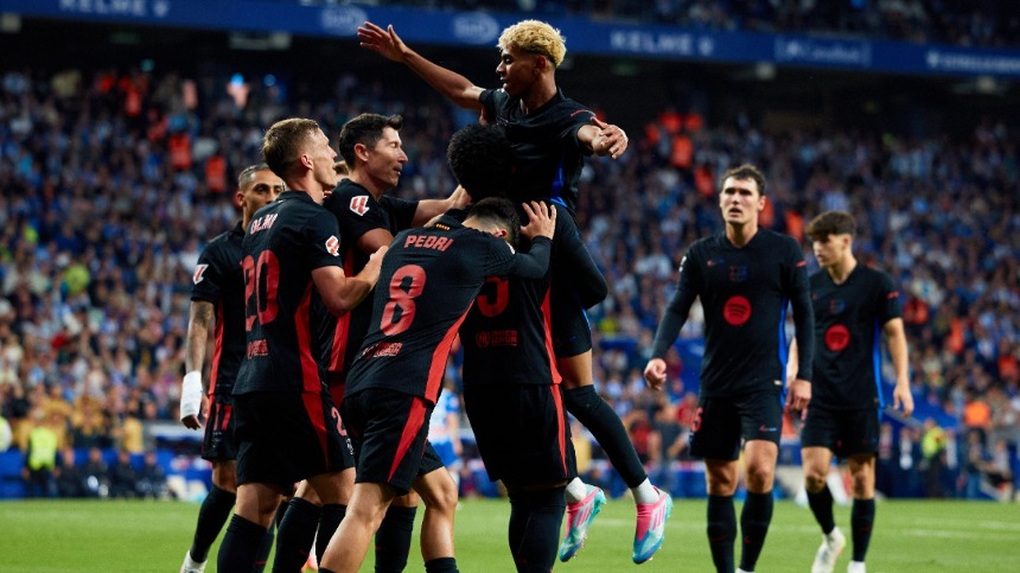 Lamine Yamal gia hạn hợp đồng, nhận mức lương khổng lồ ở Barcelona - 1 Lamine Yamal gia hạn hợp đồng, nhận mức lương khổng lồ ở Barcelona - 1